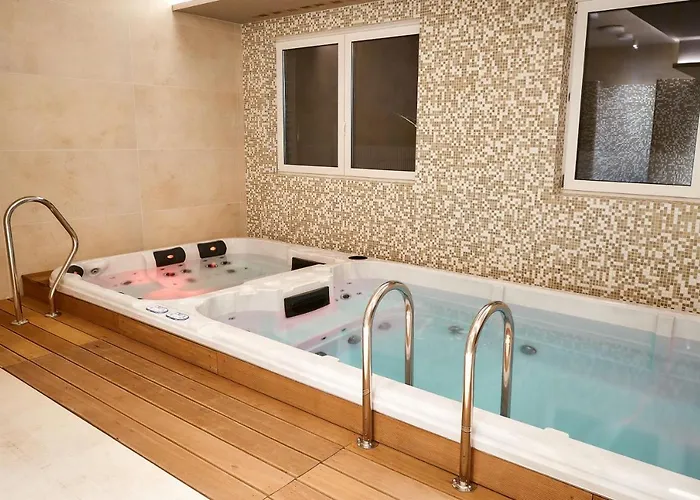 Laguna 13 Z Garazem -spa アパート