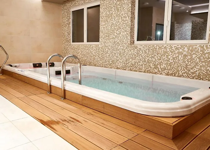 Laguna 13 Z Garazem -spa アパート